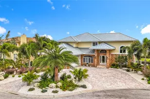 620 North Point Dr, Holmes Beach, FL 34217 - Photo 5