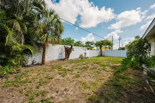 2463 Terry Ln, Sarasota, FL 34231 - Photo 41