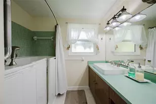 2463 Terry Ln, Sarasota, FL 34231 - Photo 25