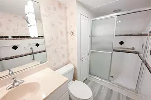 1100 Benjamin Franklin Dr, Sarasota, FL 34236 - Photo 9