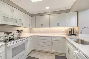 2000 Harbourside Dr, Longboat Key, FL 34228 - Photo 11