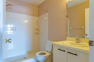 3774 59th Ave W, Bradenton, FL 34210 - Photo 5