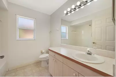 4206 73rd Terrace E, Sarasota, FL 34243 - Photo 31