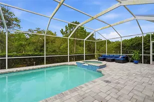 835 Cedarcrest Ct, Sarasota, FL 34232 - Photo 9