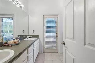 835 Cedarcrest Ct, Sarasota, FL 34232 - Photo 25