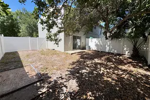 305 57th Ave Dr E, Bradenton, FL 34203 - Photo 9