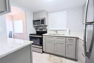 2008 Canal Dr, Bradenton, FL 34207 - Photo 5