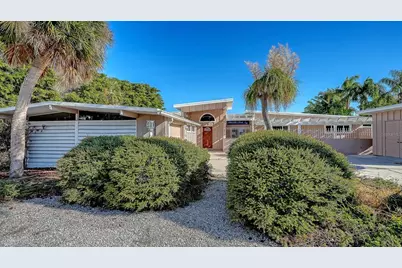355 S Shore Drive, Sarasota, FL 34234 - Photo 5