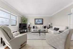 1700 Benjamin Franklin Dr, Sarasota, FL 34236 - Photo 5
