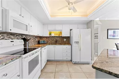 1700 Benjamin Franklin Drive #10F, Sarasota, FL 34236 - Photo 7