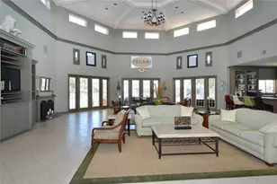 1010 Villagio Cir, Sarasota, FL 34237 - Photo 33