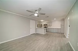 8932 Manor Loop, Bradenton, FL 34202 - Photo 11