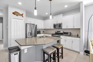 6475 Positano Ct, Sarasota, FL 34243 - Photo 11