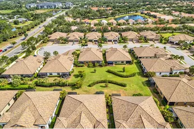6475 Positano Court, Sarasota, FL 34243 - Photo 5