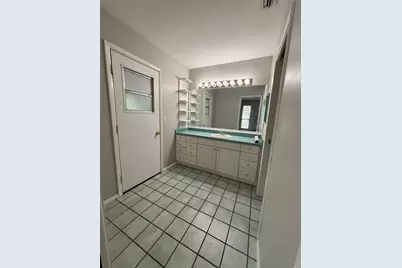 9216 65th Avenue E, Bradenton, FL 34202 - Photo 11