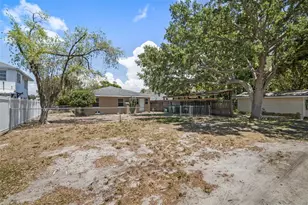 808 26th St W, Bradenton, FL 34205 - Photo 7