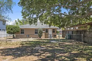 808 26th St W, Bradenton, FL 34205 - Photo 37
