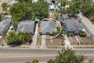 808 26th St W, Bradenton, FL 34205 - Photo 3