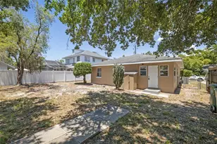 808 26th St W, Bradenton, FL 34205 - Photo 7