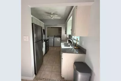 2105 Pueblo Circle #V2, Sarasota, FL 34231 - Photo 5