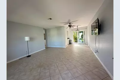 2105 Pueblo Circle #V2, Sarasota, FL 34231 - Photo 3