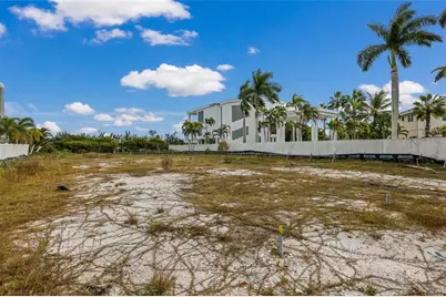 7094 Longboat Drive E, Longboat Key, FL 34228 - Photo 7