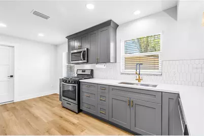 5846 12th Street S, Saint Petersburg, FL 33705 - Photo 5