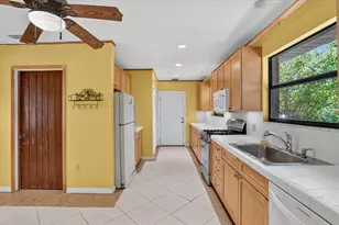 811 Sarabay Rd, Osprey, FL 34229 - Photo 17