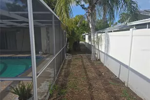 5403 2nd Ave Dr NW, Bradenton, FL 34209 - Photo 5