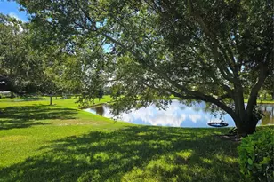 3637 Summerwind Cir, Bradenton, FL 34209 - Photo 3