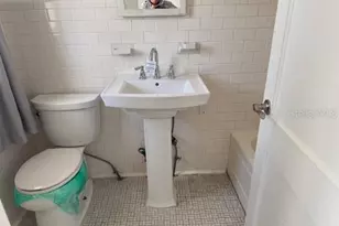 617 Siesta Dr, Sarasota, FL 34242 - Photo 21