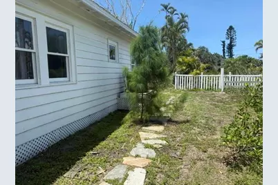 617 Siesta Drive, Sarasota, FL 34242 - Photo 3