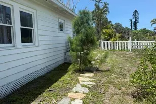 617 Siesta Dr, Sarasota, FL 34242 - Photo 3