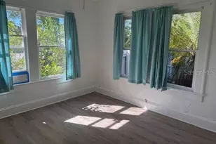 617 Siesta Dr, Sarasota, FL 34242 - Photo 9