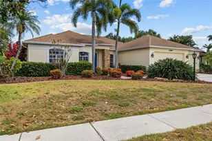 12209 Clubhouse Dr, Lakewood Ranch, FL 34202 - Photo 5