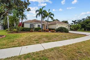 12209 Clubhouse Dr, Lakewood Ranch, FL 34202 - Photo 3