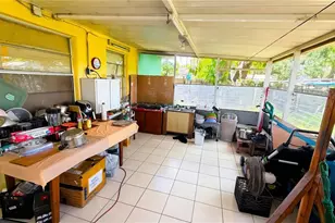 2515 W Powhatan Ave, Tampa, FL 33614 - Photo 9