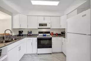1060 Cockrill St, Venice, FL 34285 - Photo 9