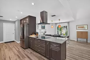 3282 Tobero Ln, Sarasota, FL 34235 - Photo 21