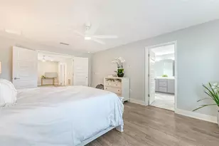 2554 Floyd St, Sarasota, FL 34239 - Photo 23