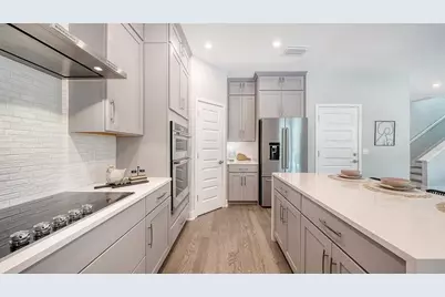 2554 Floyd Street, Sarasota, FL 34239 - Photo 17