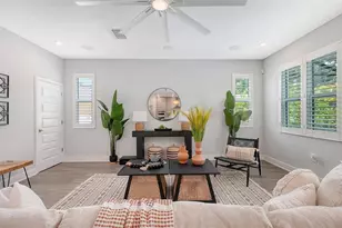 2554 Floyd St, Sarasota, FL 34239 - Photo 9