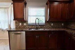 2043 Old Trenton Ln, Sarasota, FL 34232 - Photo 11