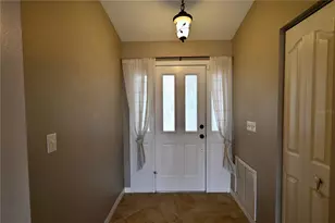2043 Old Trenton Ln, Sarasota, FL 34232 - Photo 7