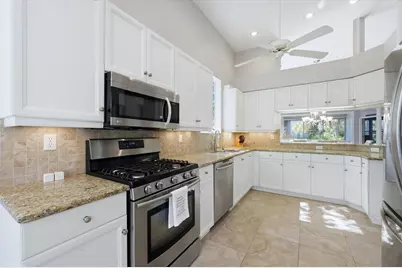 7906 Whitebridge Glen, University Park, FL 34201 - Photo 11