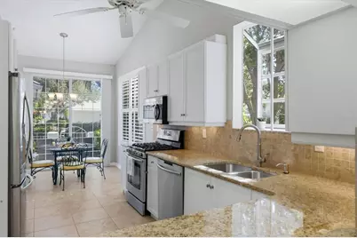 7906 Whitebridge Glen, University Park, FL 34201 - Photo 9