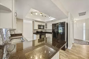 4140 Eastwood Dr, Sarasota, FL 34232 - Photo 37