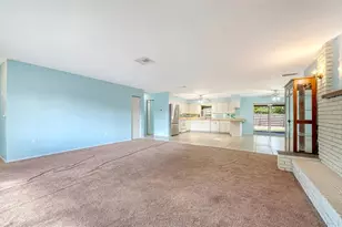 1546 Georgetowne Ln, Sarasota, FL 34232 - Photo 9