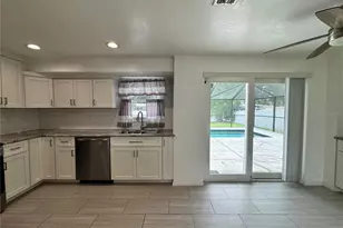 3410 Bay St, Sarasota, FL 34237 - Photo 9