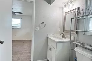 3410 Bay St, Sarasota, FL 34237 - Photo 19
